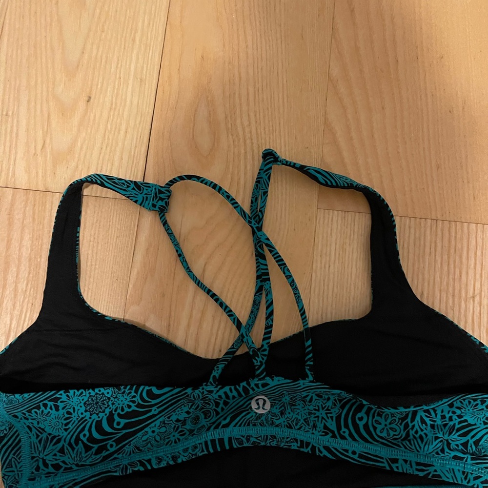 LULU LEMON SPORTS BRA, size 8
